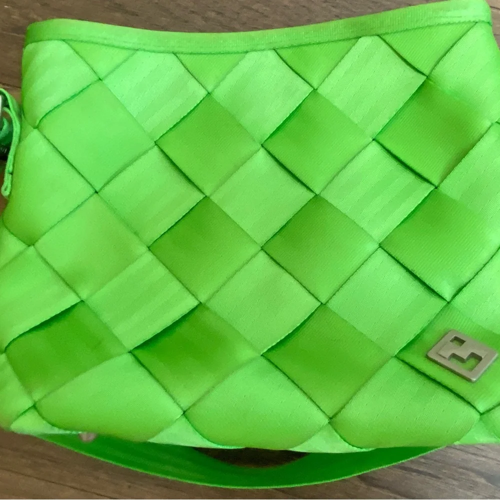 Maggie Bags Go green Seatbelt purse - Picture 3 of 11